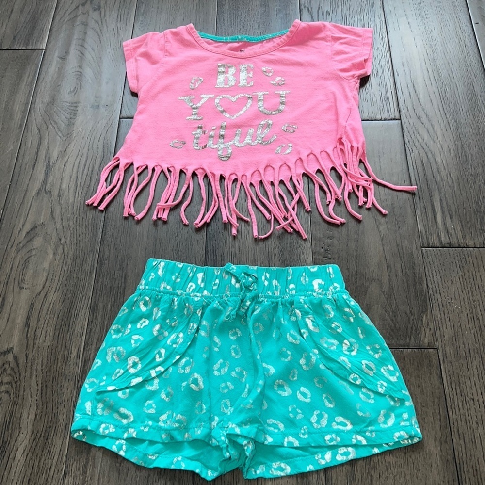 Girls shorts and short sleeve fringe crop top set